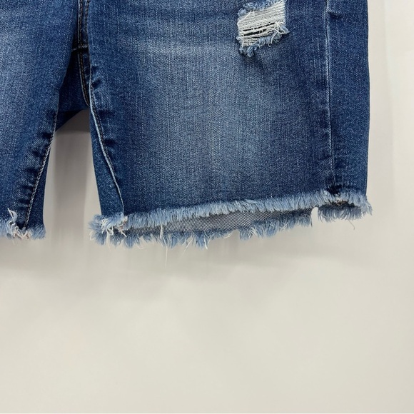 Joe's Jeans Shorts Raw Hem Distressed 7" Inseam Stretchy Size 27 Modest Mid Rise - Picture 3 of 7